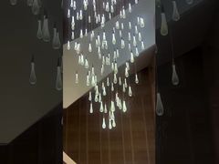 Op maat gemaakte luxe Spaanse marmeren alabaster LED hanger kandelaars