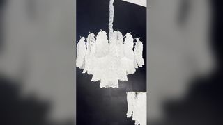 Moderne plafondgemonteerde kristallen kroonluchter, stijlvol en luxueus voor huisdecoratie