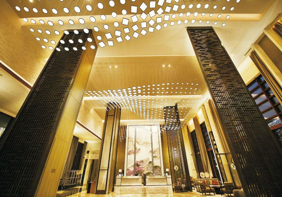 Op maat gemaakte slimme elegante extra grote kandelaars Contemporary Wave Led kandelaar