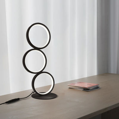 Drie ringen Elegante metalen bureaulamp Voor woonkamer Slaapkamer Hotel Club verlichting Moderne Dimmable Aluminium tafellamp