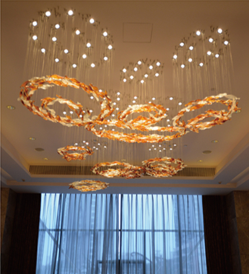 Niet-standaard op maat gemaakt glas kleine vis hotel lobby verlichting verkoopafdeling zand tafel kroonluchter