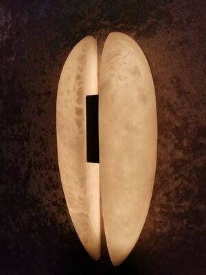 Natuurlijke alabastersteen 5-licht cluster hanglamp met geborstelde gouden messing afwerking